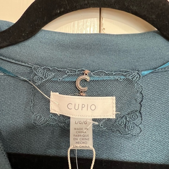 Cupio Women's Long Sleeve V-Neck Collared Blouse Size Large NWT - Picture 3 of 6